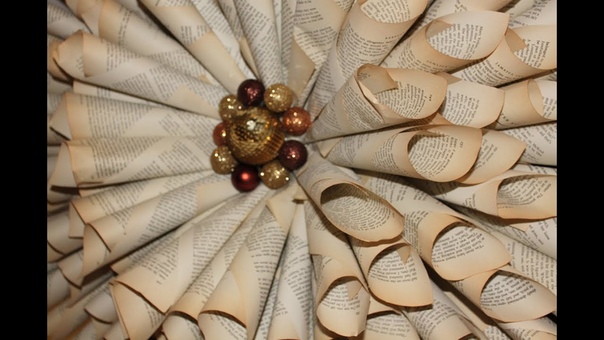 How to make your own Christmas Wreath Vintage book paper