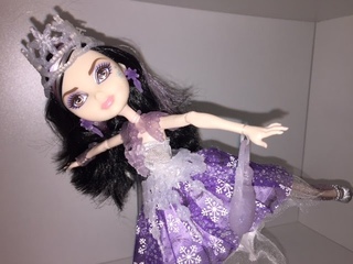 Fairest On Ice Duchess Swan Doll Review [EVER AFTER HIGH]