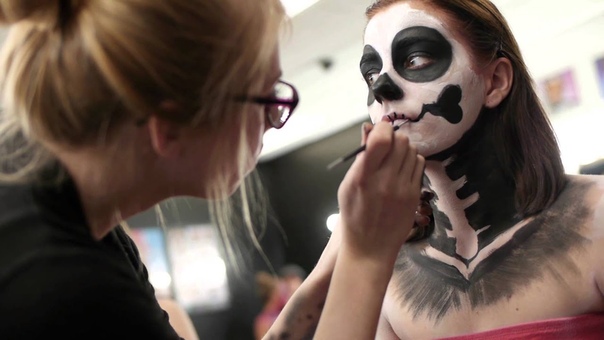 Special FX and Body painting classes. CMC Makeup