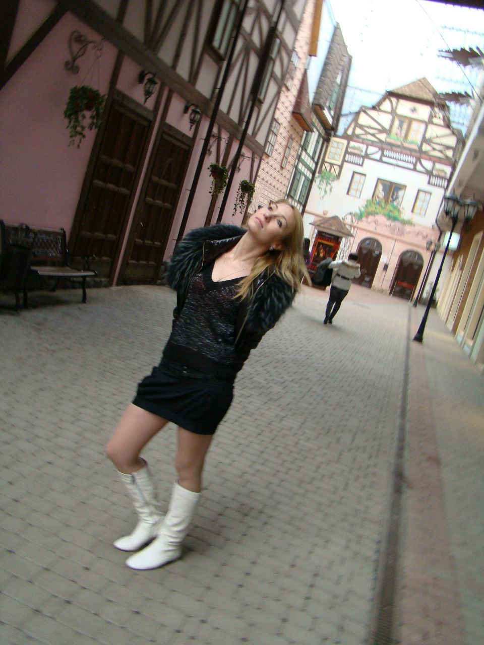 Эжени Такая | 