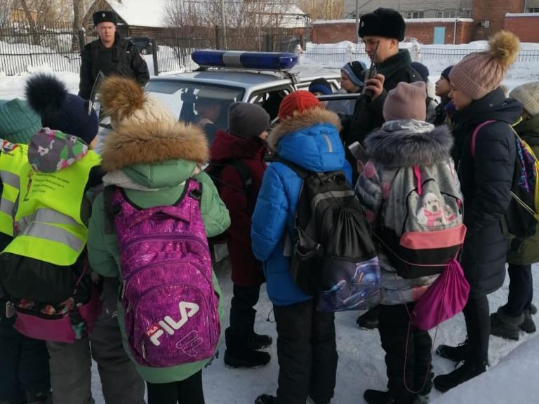 В Томской области прошли уроки мужества для учащихся, посвященные 76-летию снятия блокады Ленинграда, изображение №10