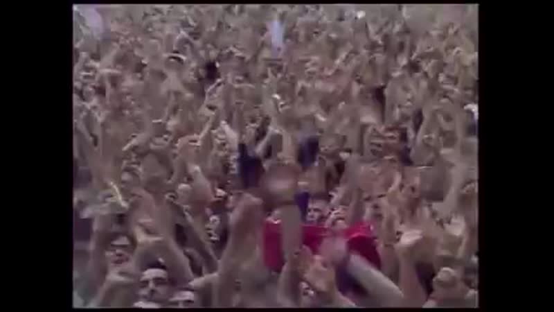 Queen In The Lap Of The Gods ( Live at Wembley