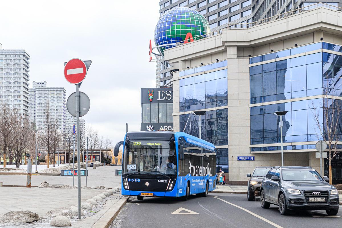 СЕГОДНЯ В МОСКВЕ ЭЛЕКТРОБУСЫ ПОШЛИ ЕЩЕ ПО ТРЕМ МАРШРУТАМ Это картинка